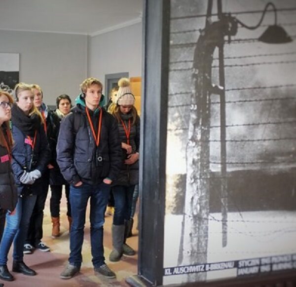 Scholiren in auschwitz-2